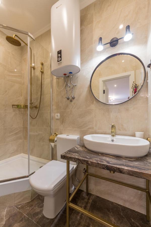 Design Apartment On Mykhailivskyi Ln. 4 Kyiv Exterior photo