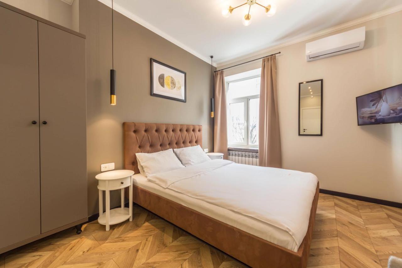 Design Apartment On Mykhailivskyi Ln. 4 Kyiv Exterior photo